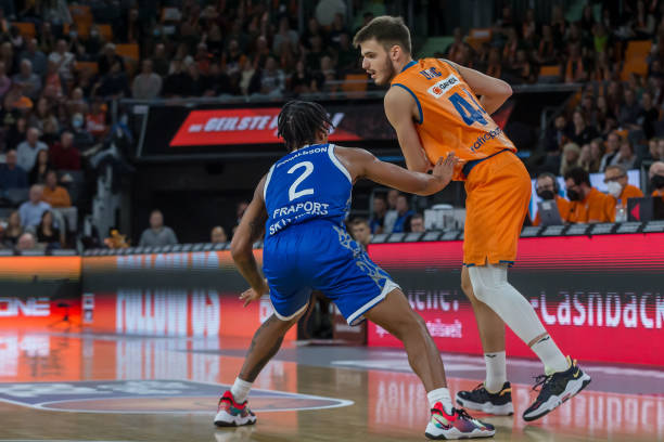 牵动着无数 牵动着无数