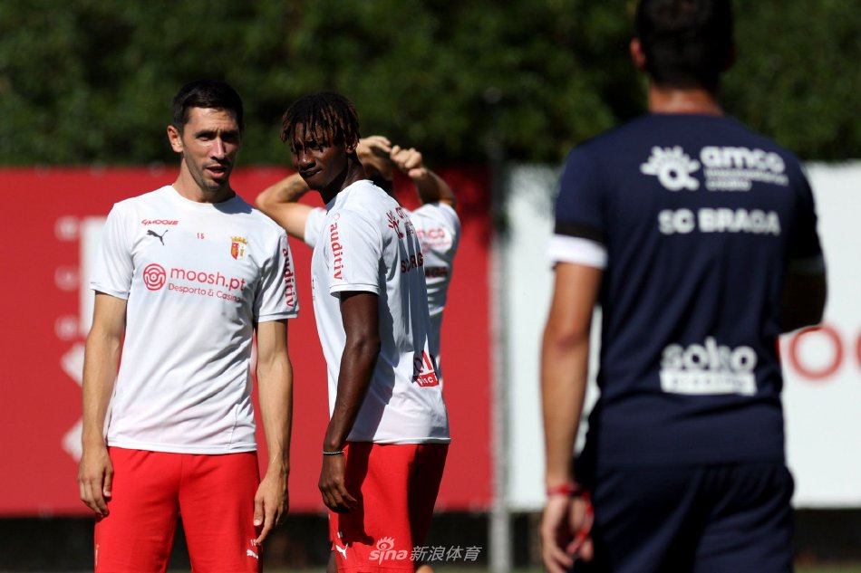 并迎接新的 并迎接新的