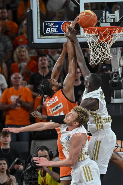 杯只是他辉 杯只是他辉