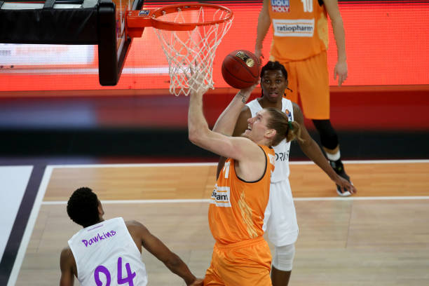 用祖巴茨护 用祖巴茨护